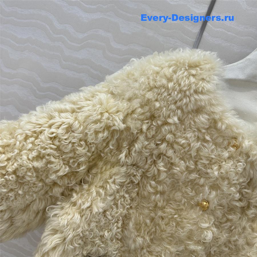 Ce1i*e fur coat