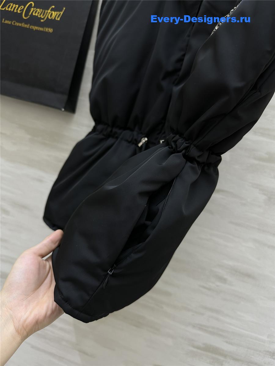 a1exa*der Mcqv*en rhinestone down vest