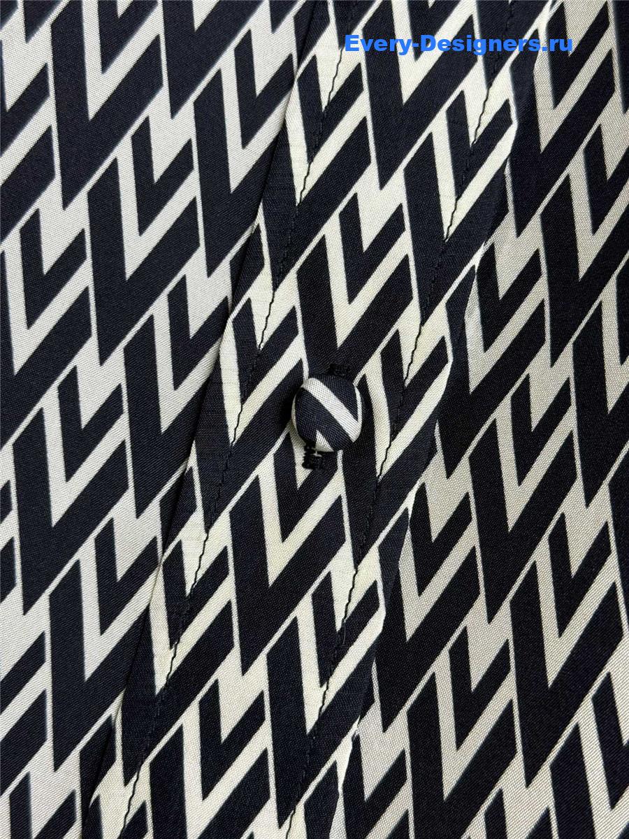 Va1e*ntin0 silk shirt