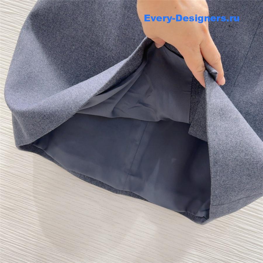 Pra*a new short skirt