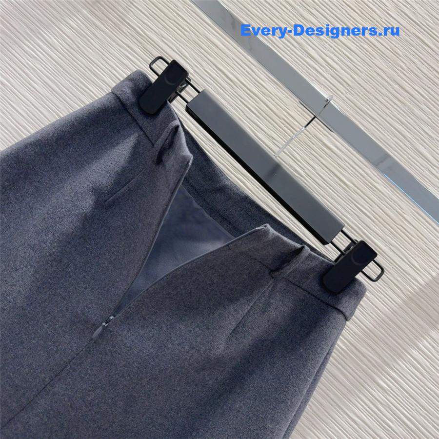 Pra*a new short skirt