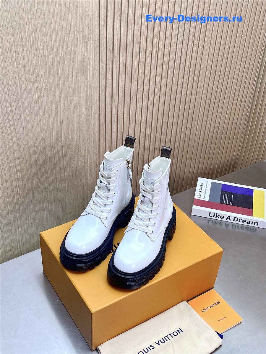 l0vis Vvtt0n white patent leather ankle boots