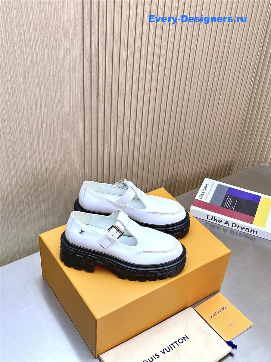 l0vis Vvtt0n white mary jane loafers