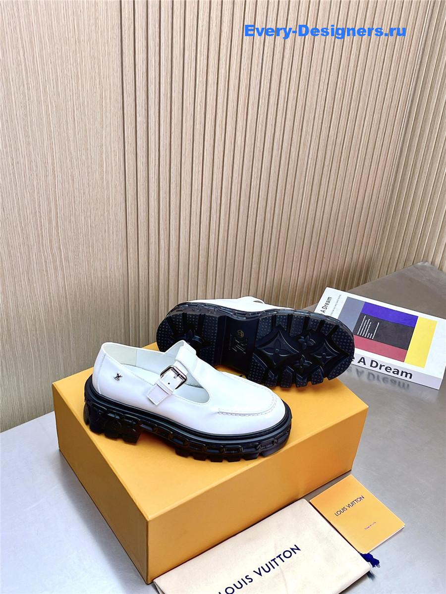 l0vis Vvtt0n white mary jane loafers