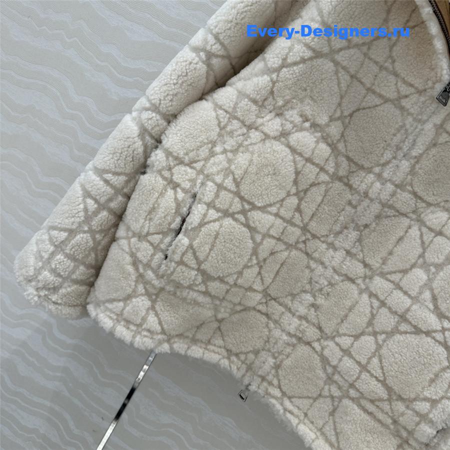 D10r shearling hooded coat