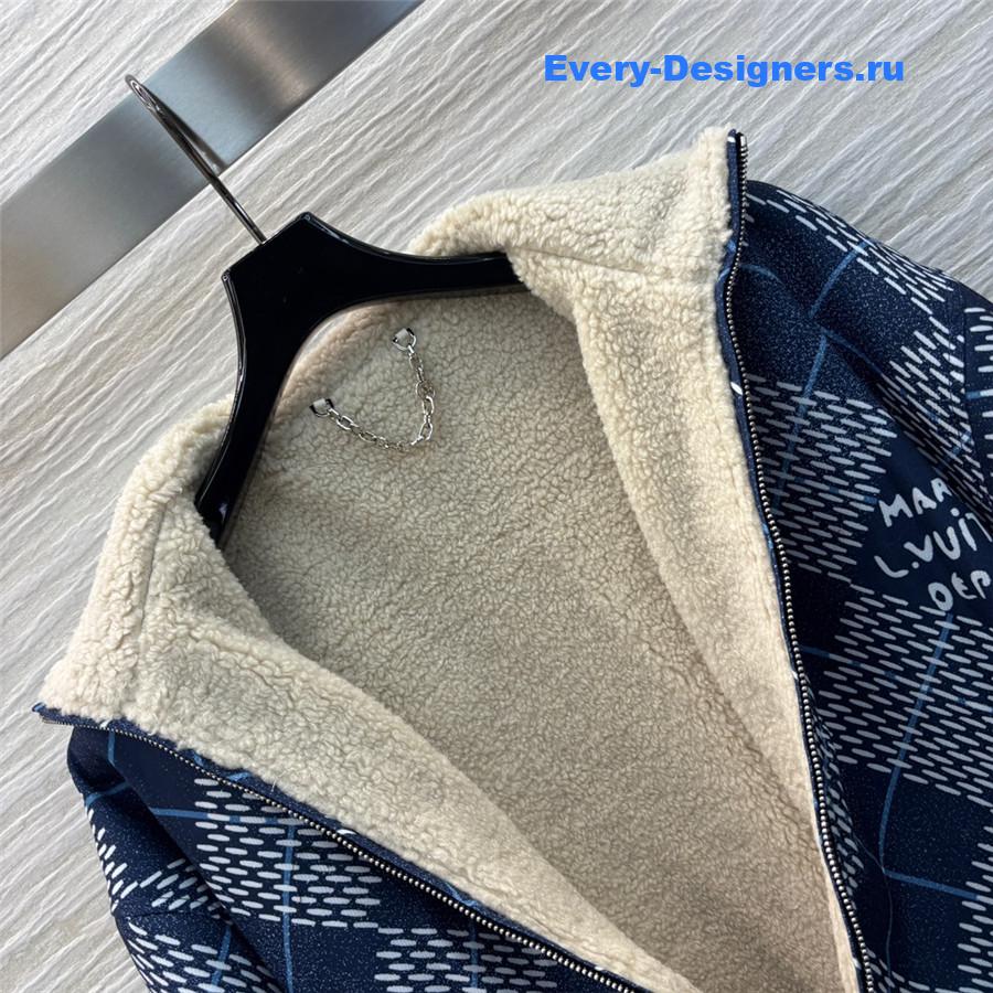 l0vis Vvtt0n lv check lambskin coat