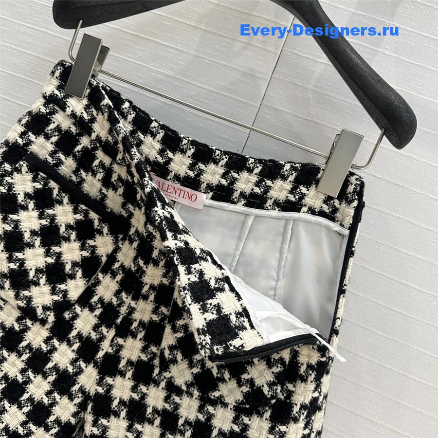 Va1e*ntin0 houndstooth tweed shorts