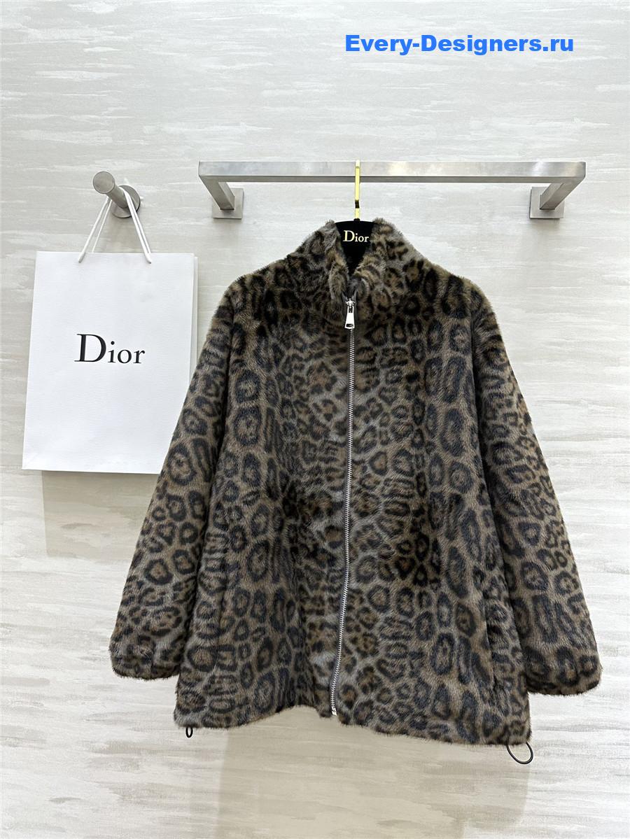 D10r leopard print shearling zip-up jacket