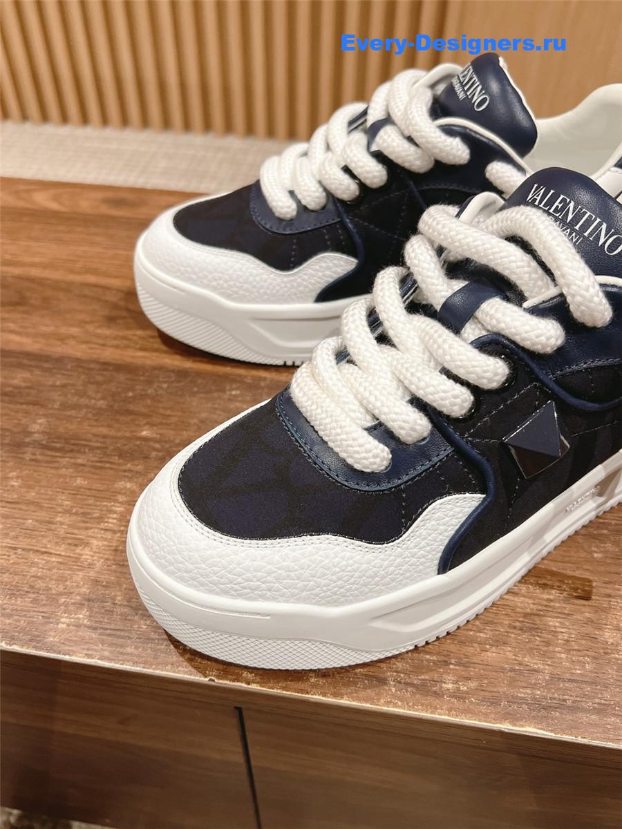 Va1e*ntin0 low-top trainers in denim toile iconographe