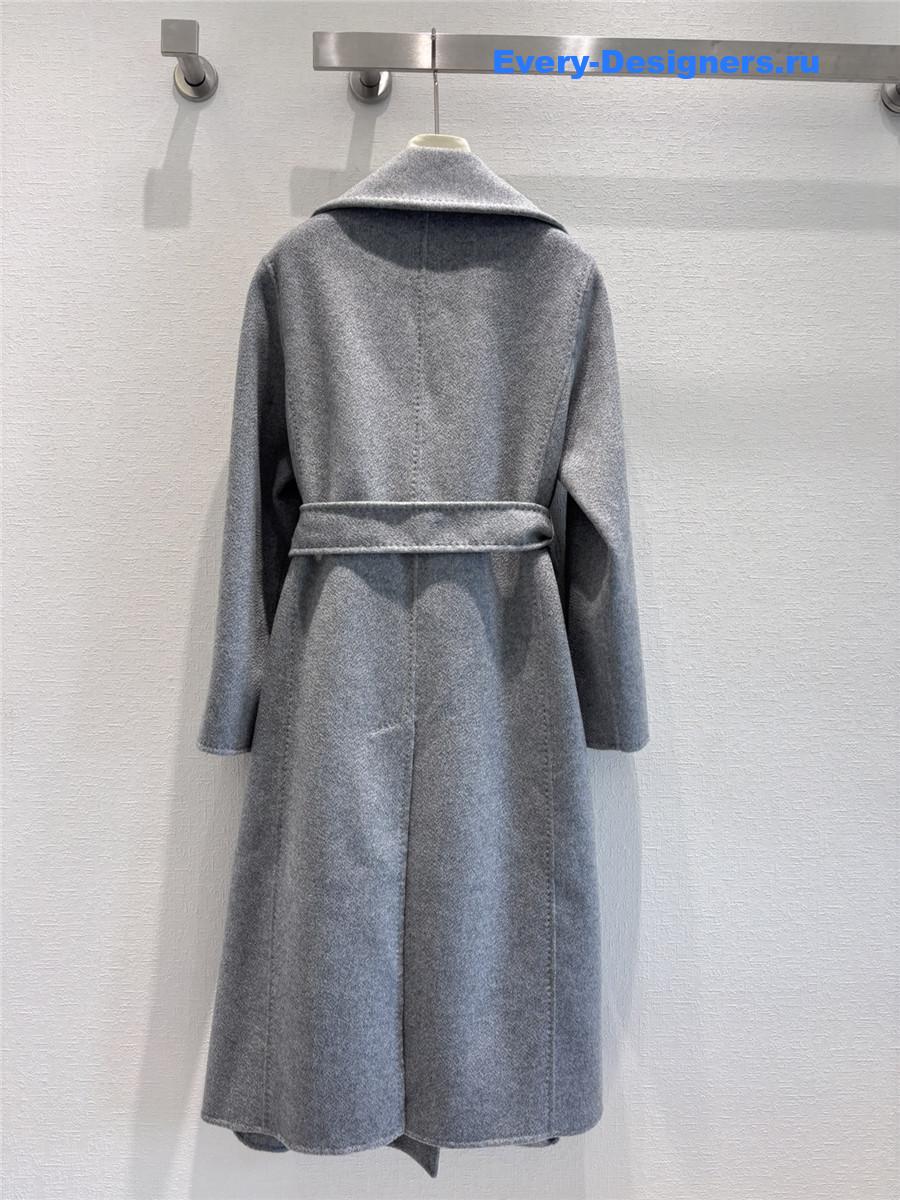 H**me5 cashmere coat with large lapels