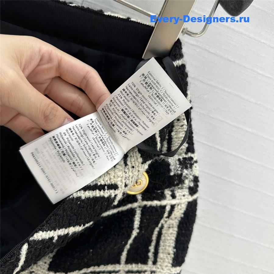 Va1e*ntin0 large check tweed skirt