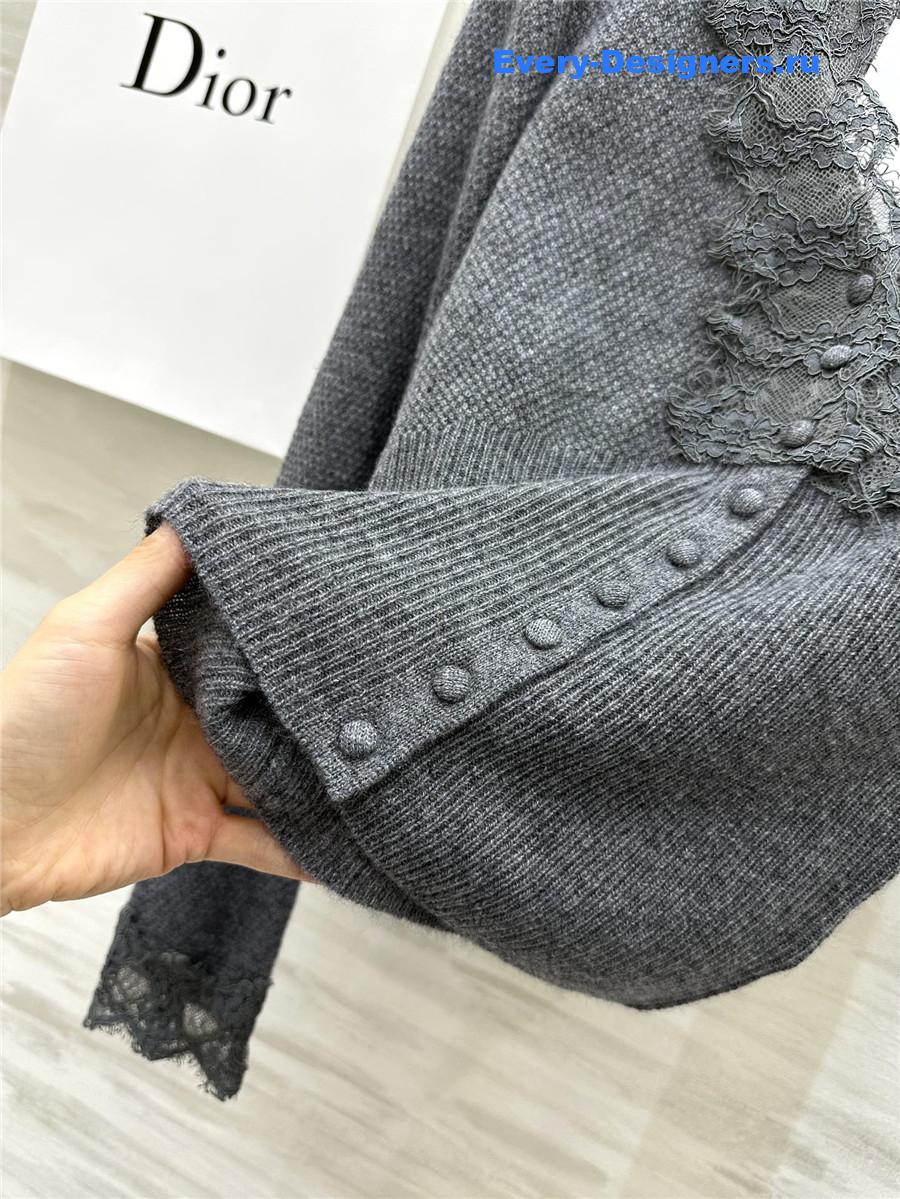 D10r v-neck lace trim cardigan grey