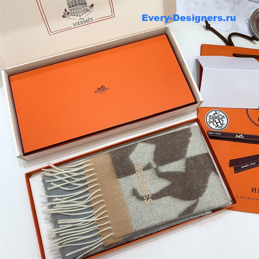 H**me5 cashmere scarf