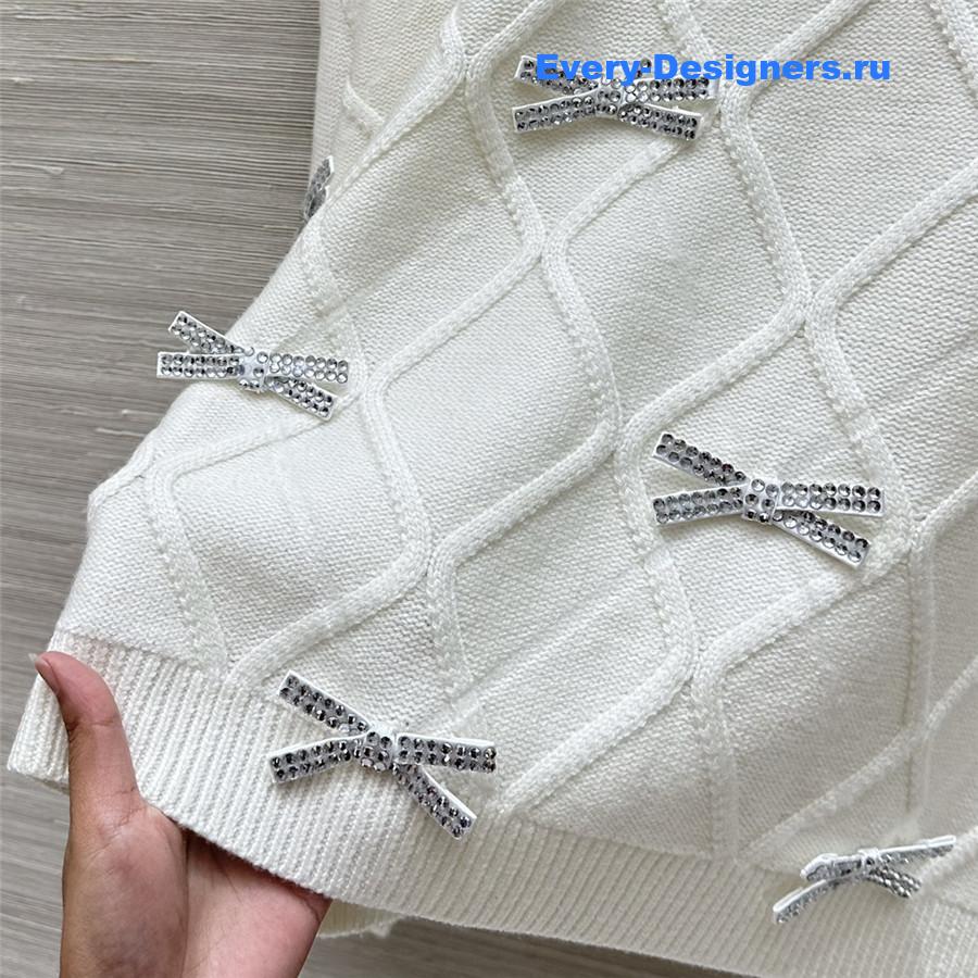 Va1e*ntin0 bow-embellished white cashmere sweater