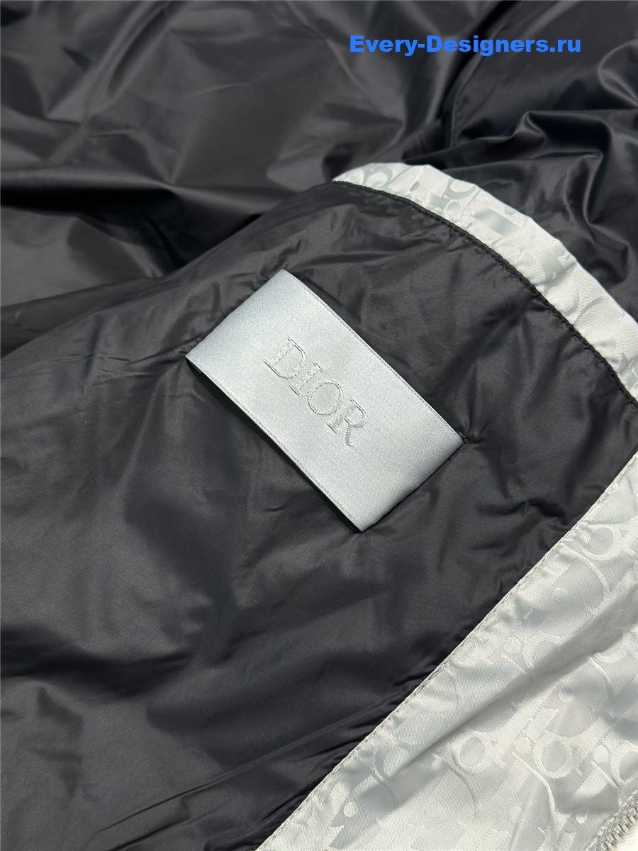 D10r all-over print down jacket