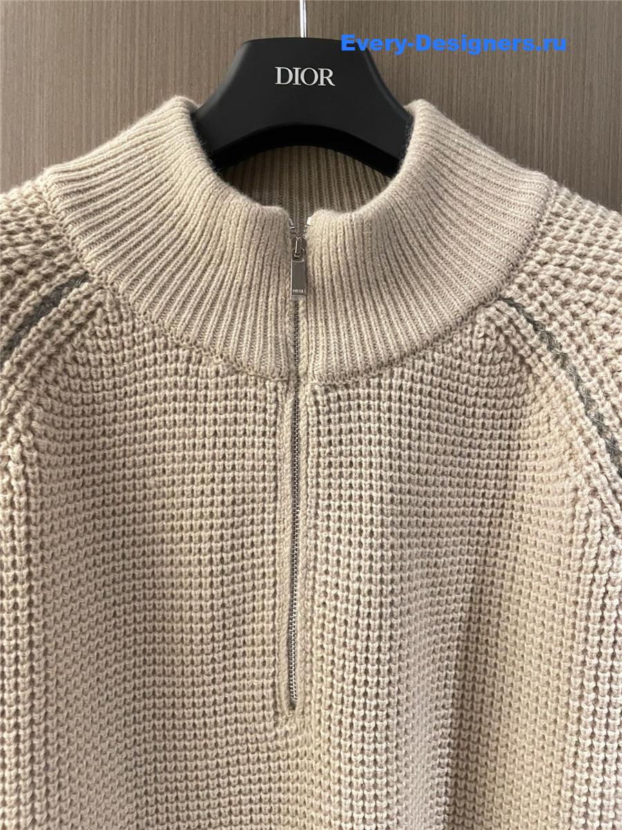 D10r cd zip collar sweater