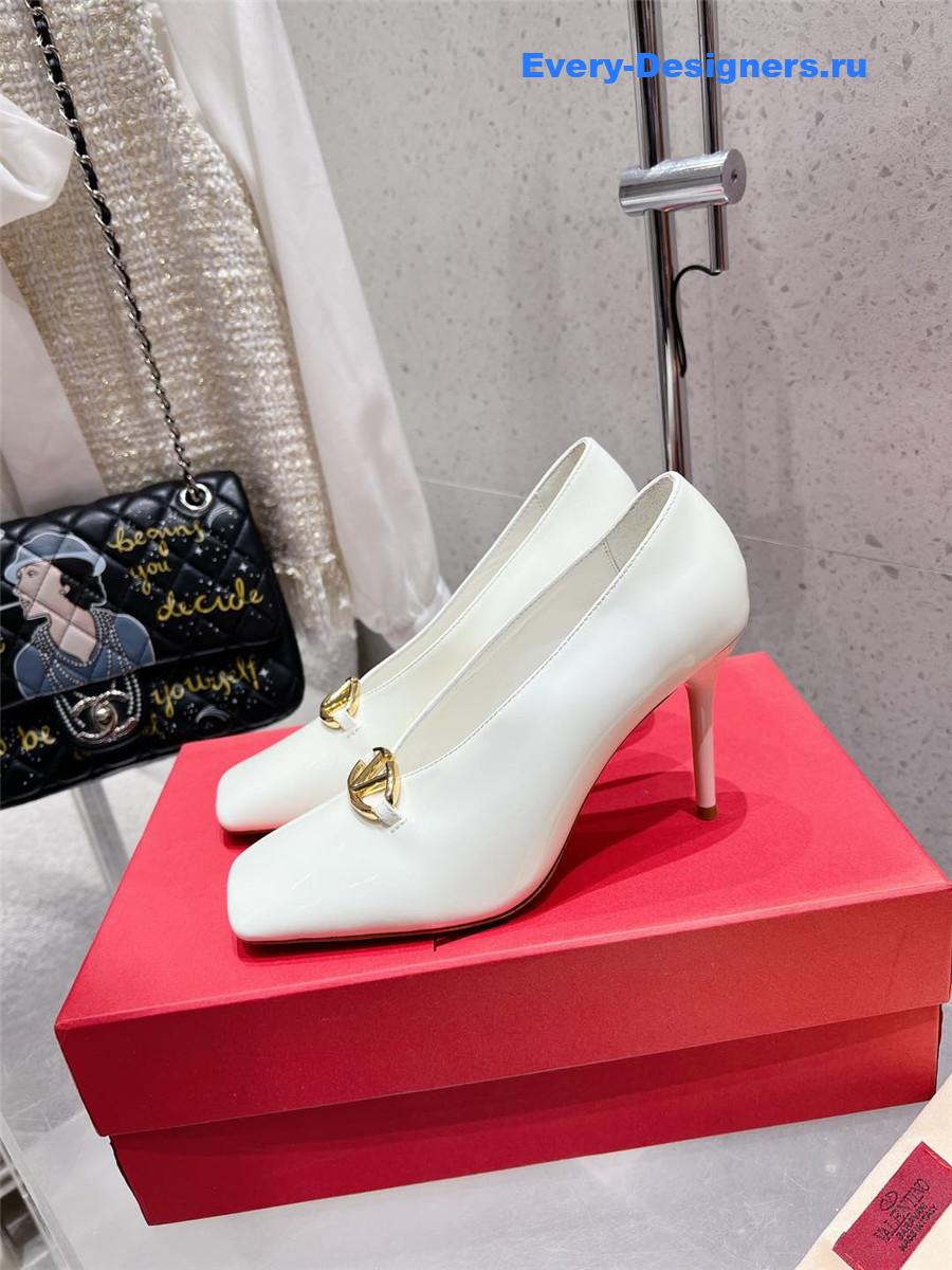 Va1e*ntin0 garavani vlogo studio pumps