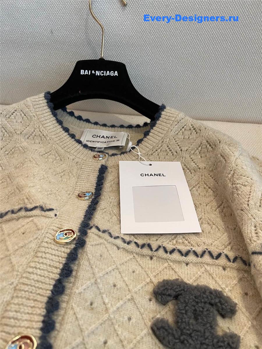 Ch**el crew neck knitted cardigan beige