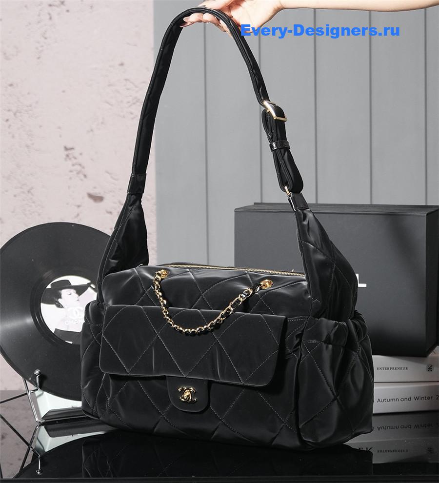 Ch**el large coco neige leather bag