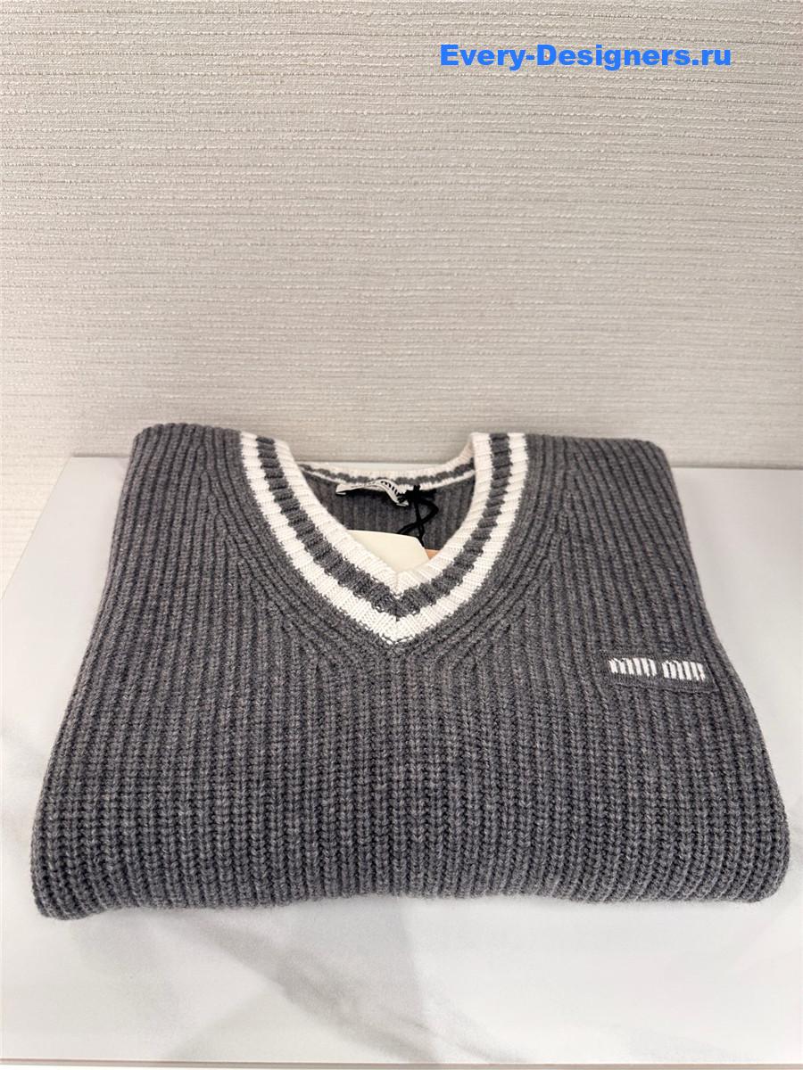 Miu Miu Wool Cashmere Grey V-Neck Sweater