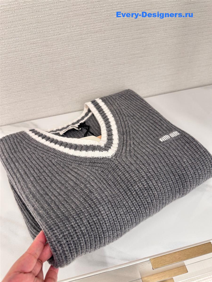 Miu Miu Wool Cashmere Grey V-Neck Sweater