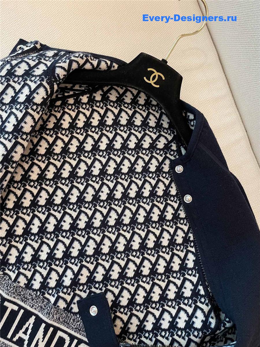 D10r oblique knitted wool zip-up jacket blue