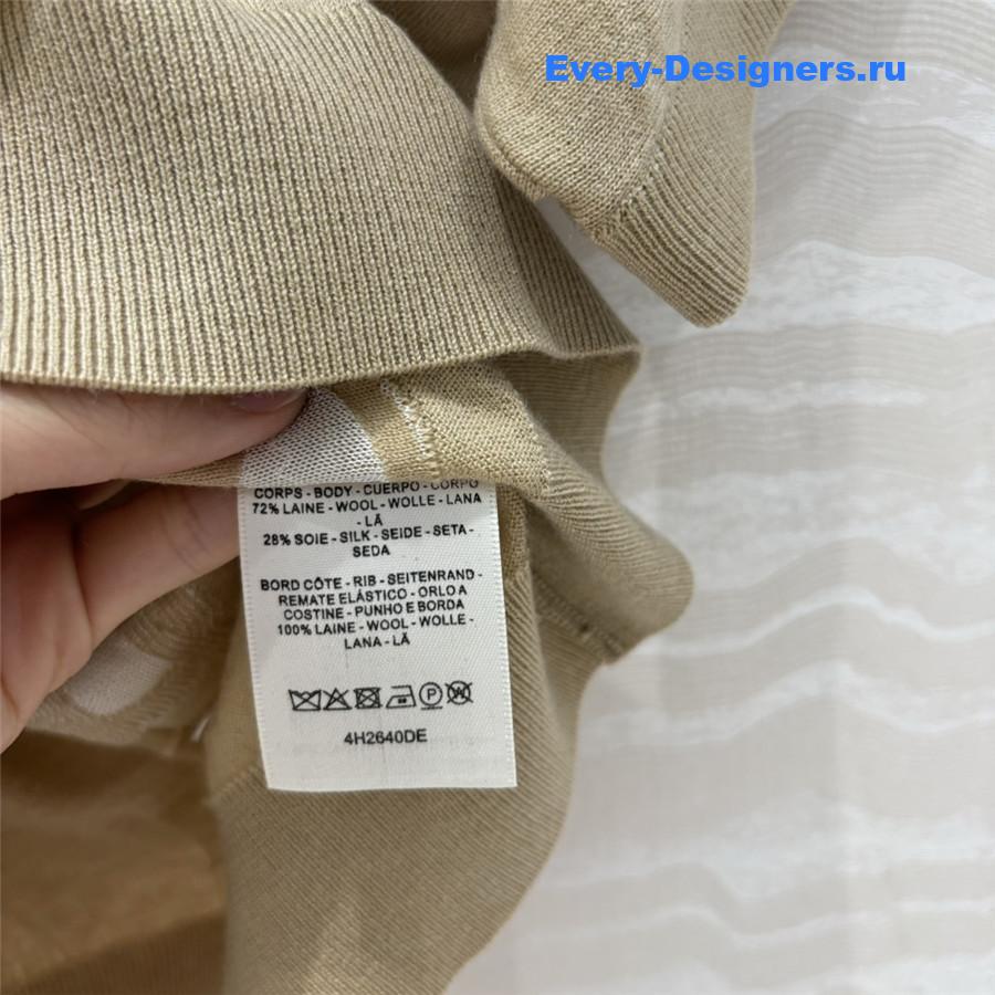 H**me5 brown knit short-sleeved top