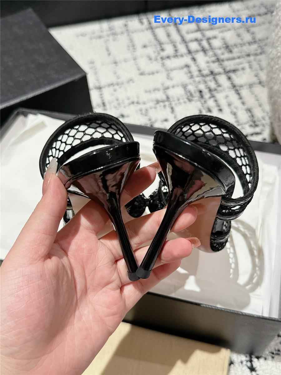 Alaia Le Coeur 90mm Leather Pumps in Black