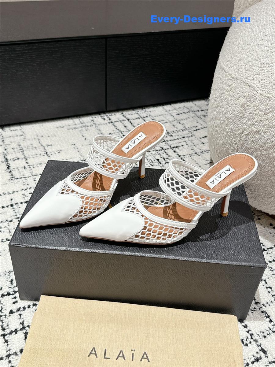 Alaia Le Coeur 90mm Leather Pumps in White
