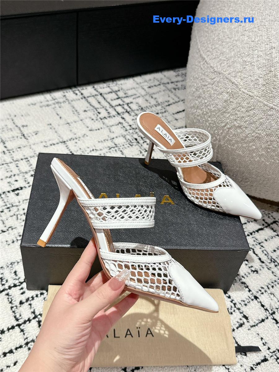 Alaia Le Coeur 90mm Leather Pumps in White