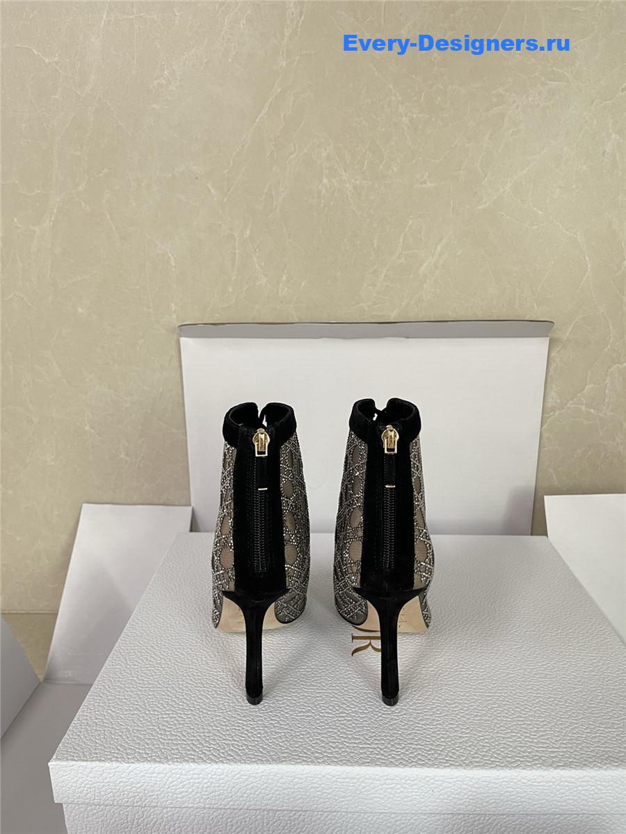 D10r capture heeled ankle boots