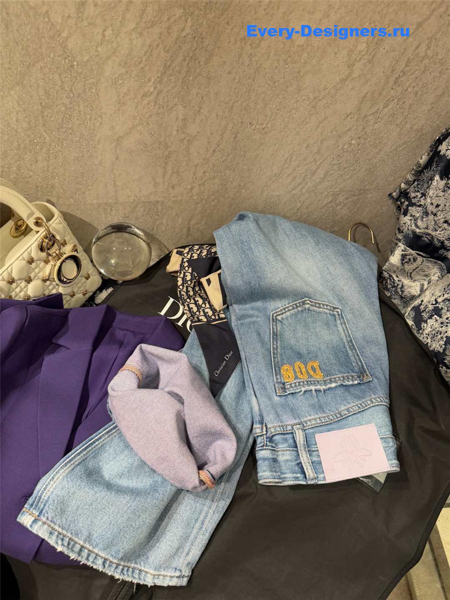 D10r relaxed high-waist jeans
