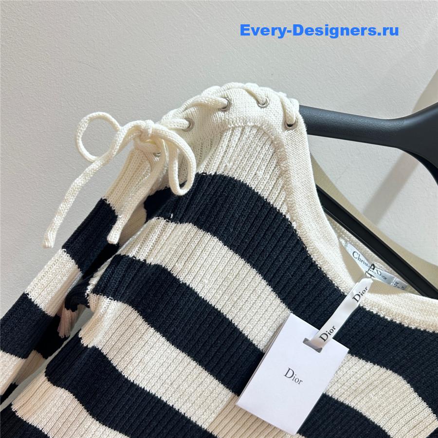 D10r boat neck striped string sweater