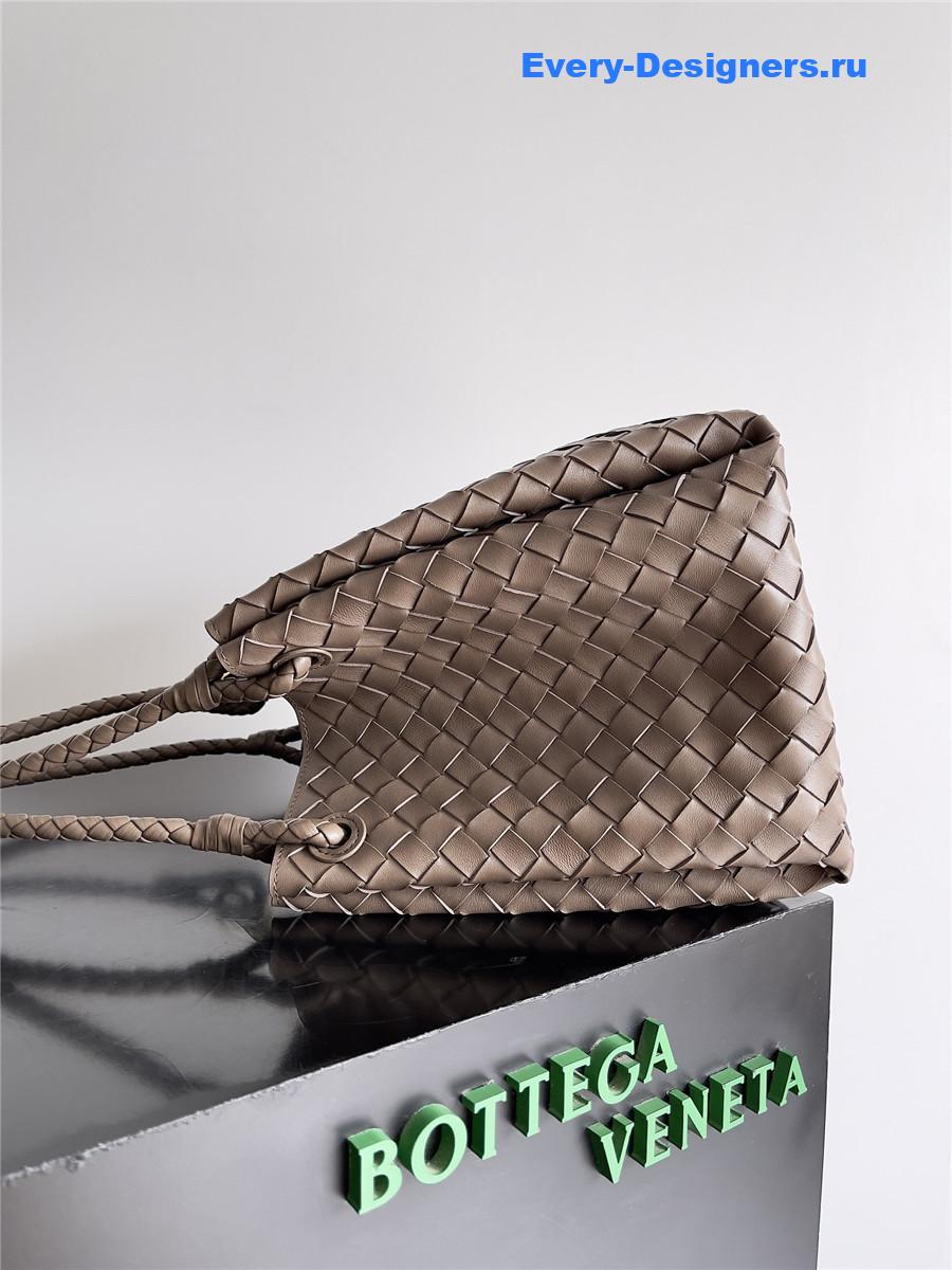 b0tt*ga Ven*ta large andiamo parachute shoulder bag brown