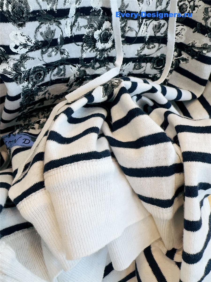 D10r striped hooded knitted top