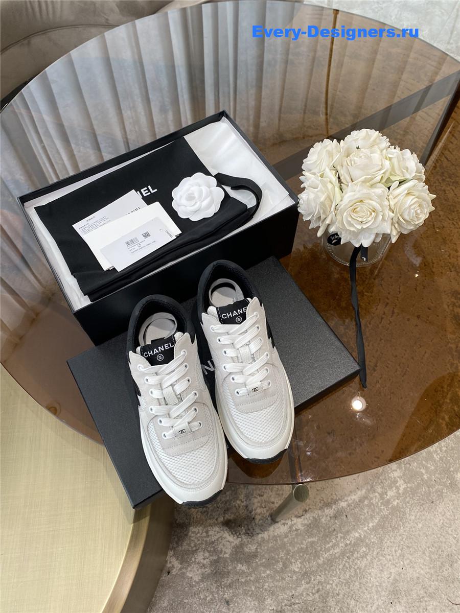 Ch**el white and black cc runners