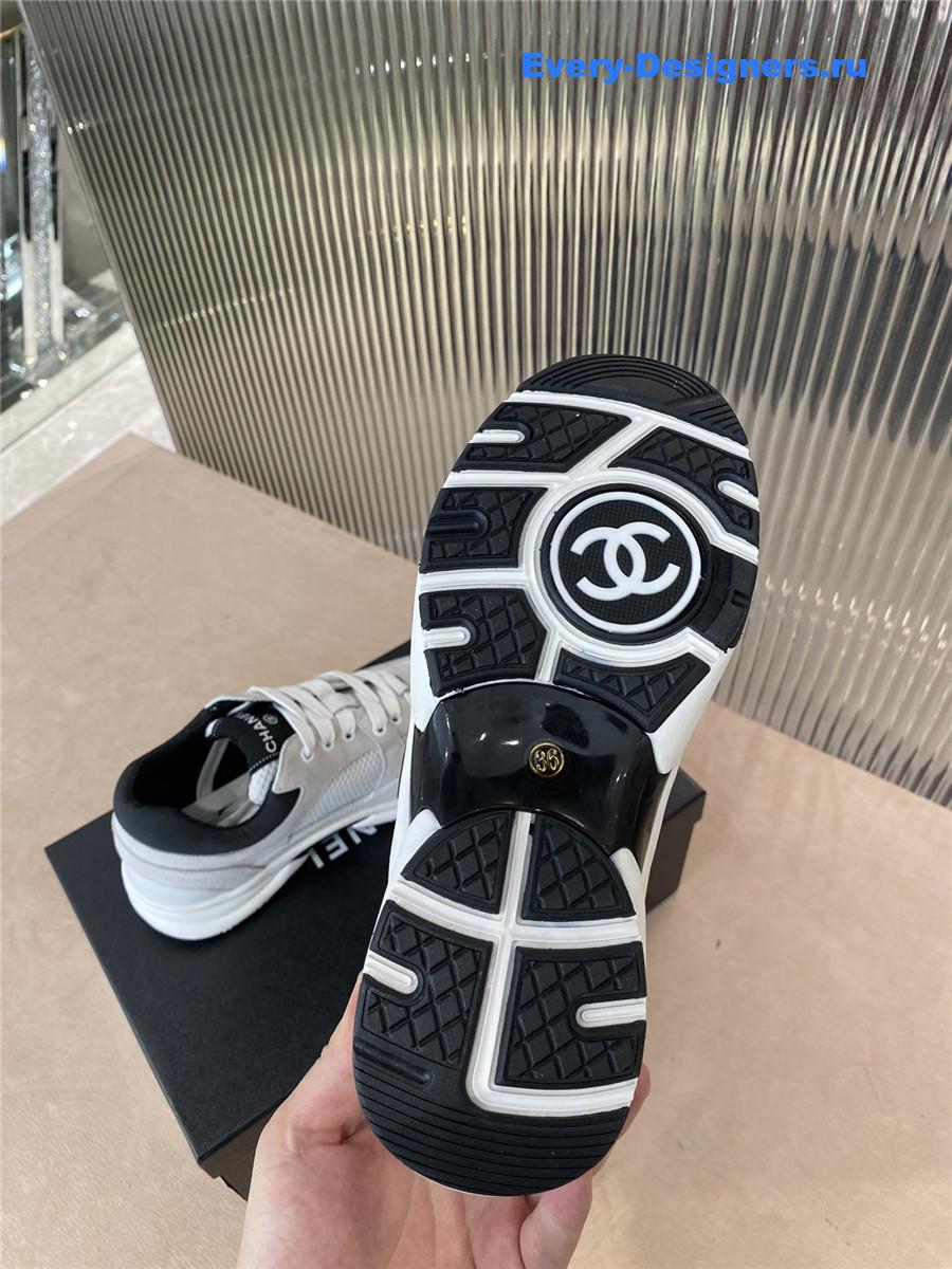 Ch**el white and black cc runners