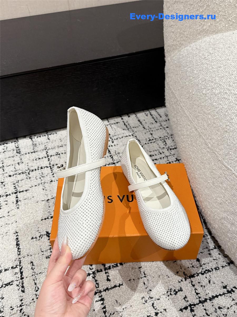 l0vis Vvtt0n perforated romy flat ballerina in white