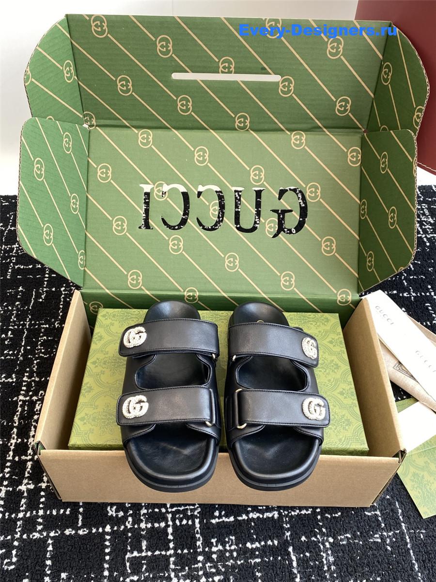 Gvc*1 gg logo slide sandals in black