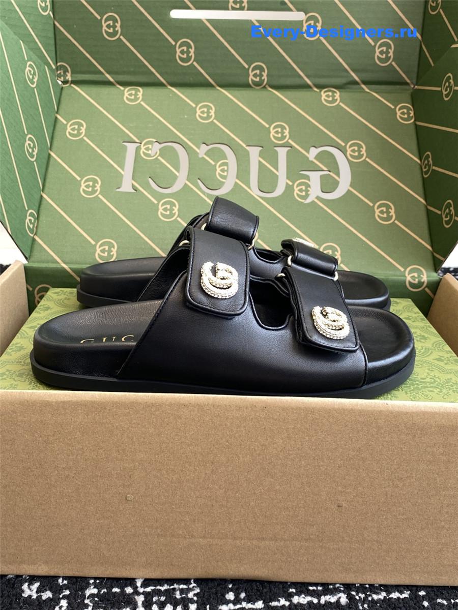Gvc*1 gg logo slide sandals in black