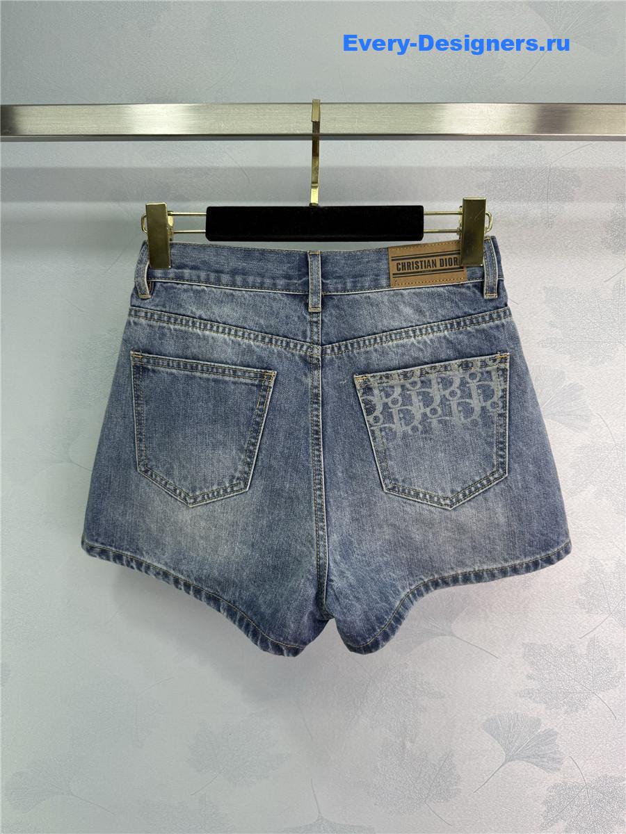 D10r logo denim shorts