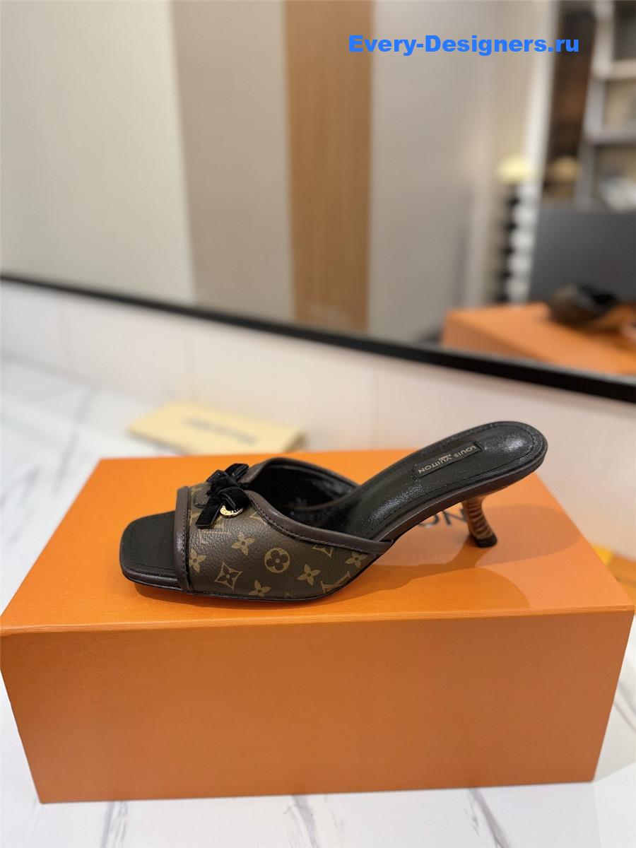 l0vis Vvtt0n monogram flower slide mules