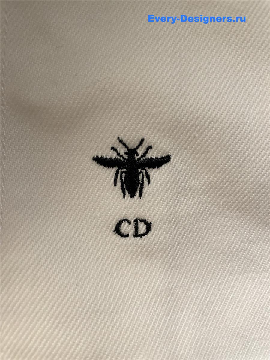 D10r cd embroidered butterfly denim jacket