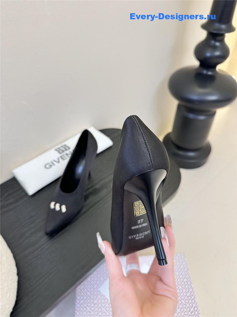 Givenchy Show 95 Black Ring Pumps