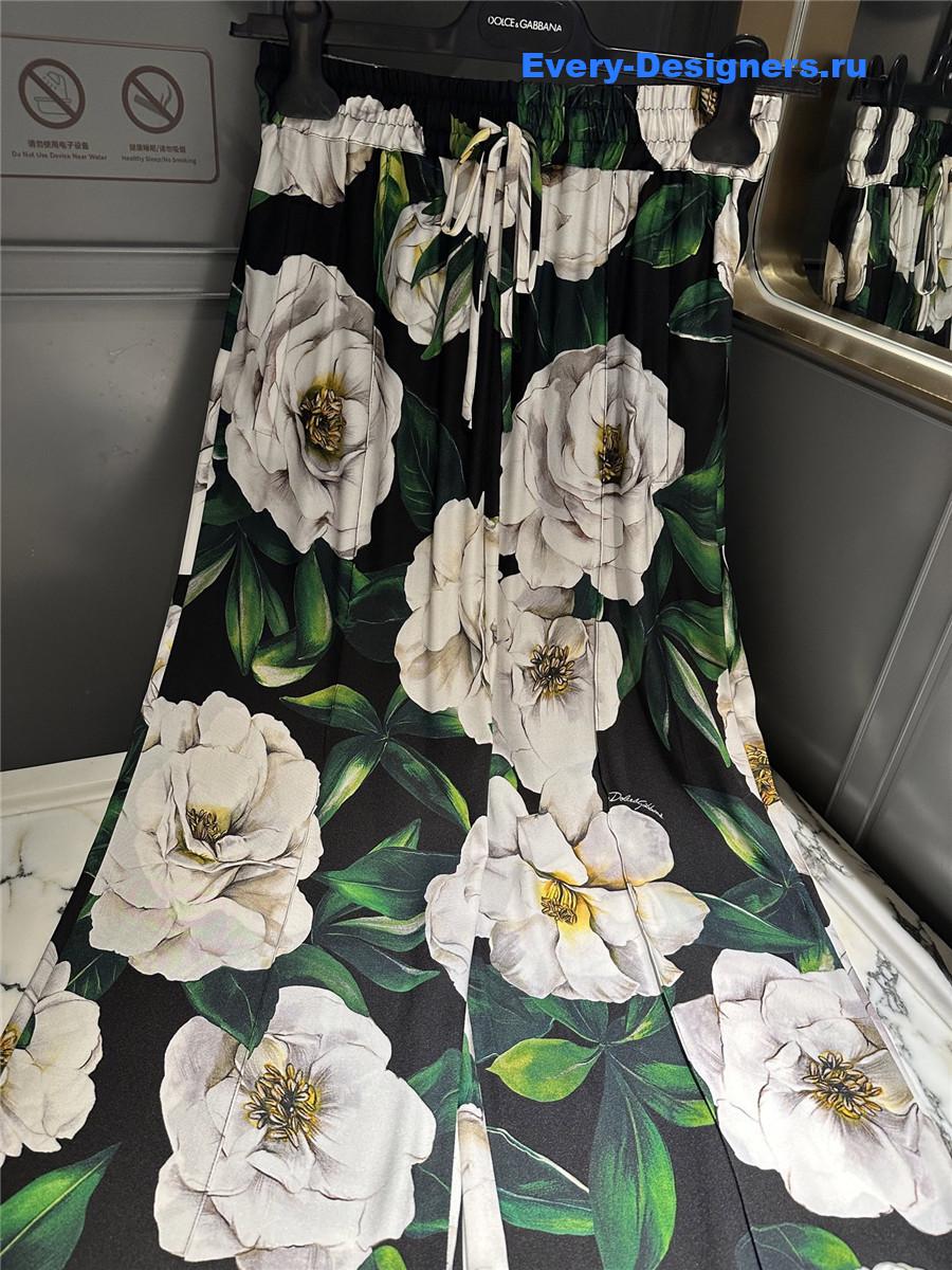 Dolce & Gabbana Black Silk Pants with Floral Pattern