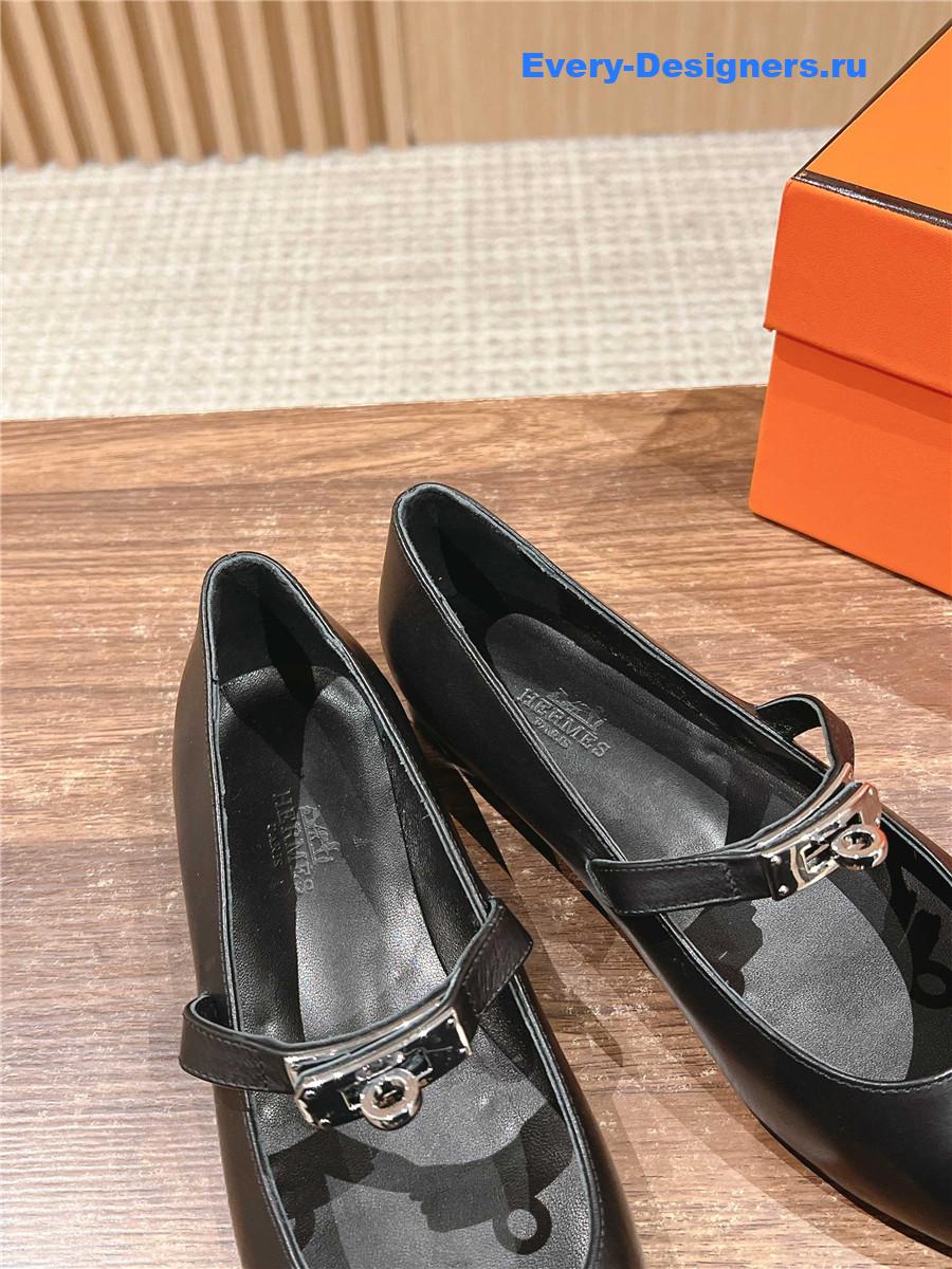 H**me5 black calfskin ballet flats for women