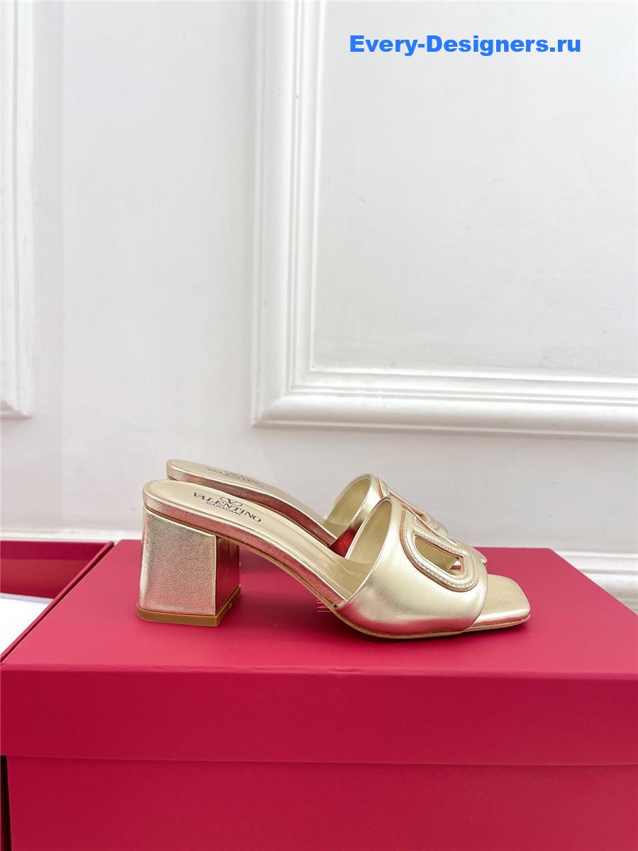 Va1e*ntin0 garavani vlogo slide sandals gold