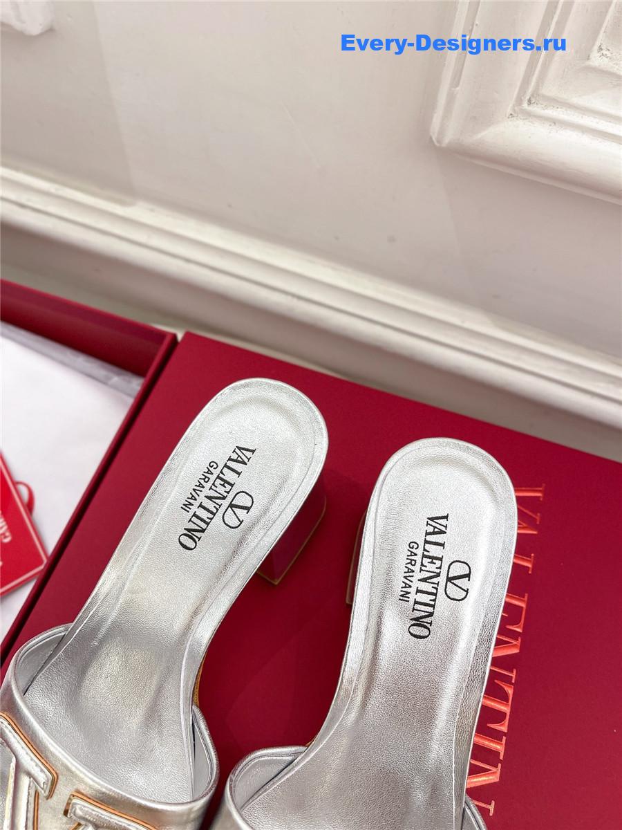 Va1e*ntin0 garavani vlogo slide sandals silver