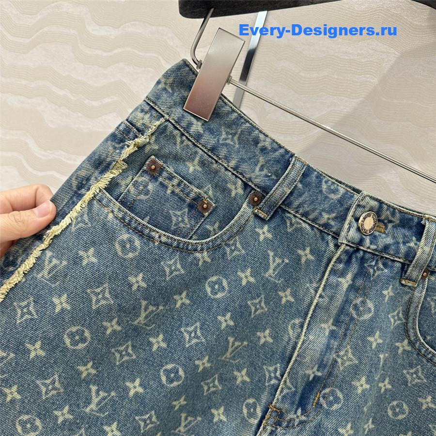 l0vis Vvtt0n monogram denim shorts