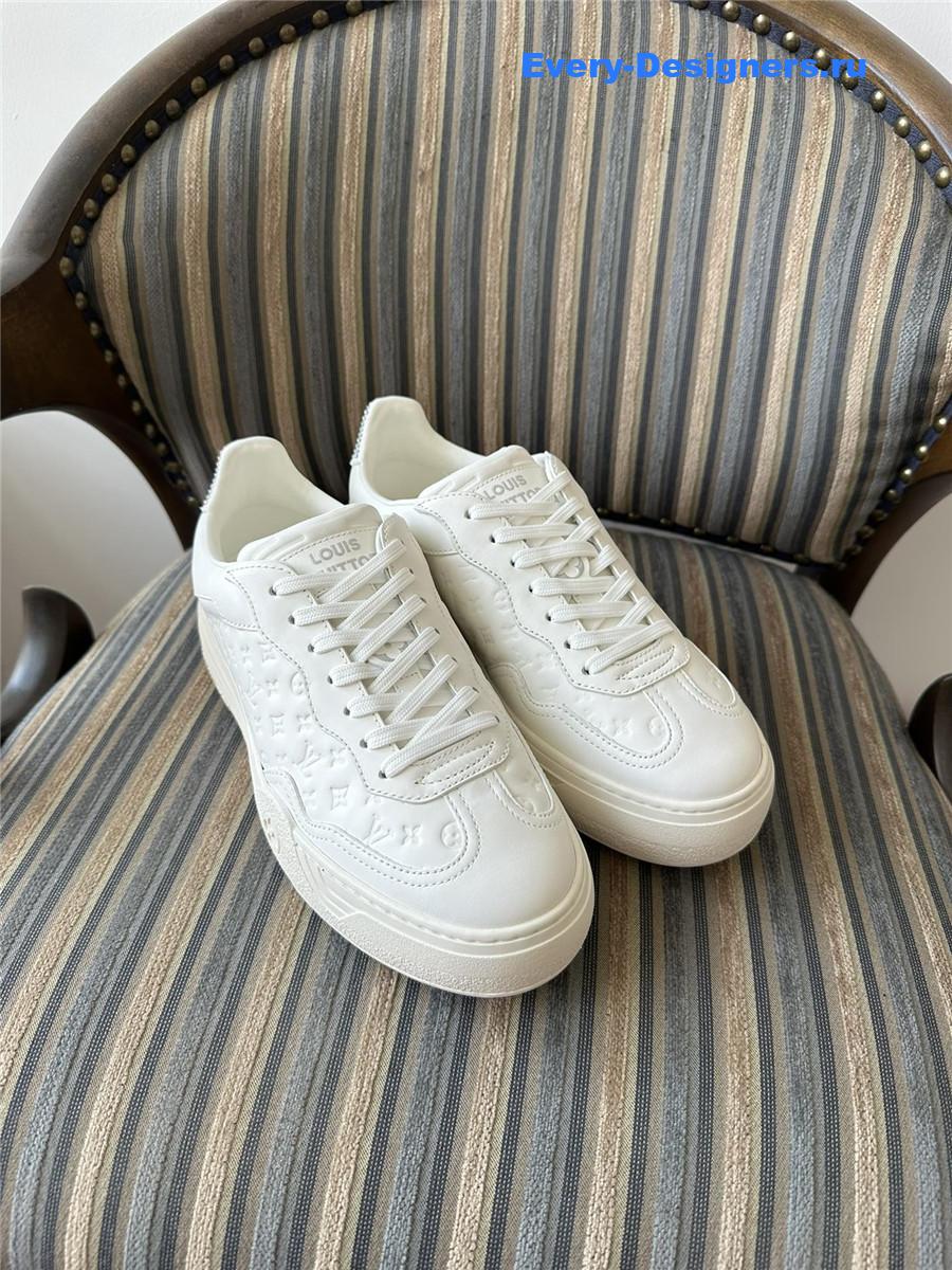 l0vis Vvtt0n lv groovy sneakers in white